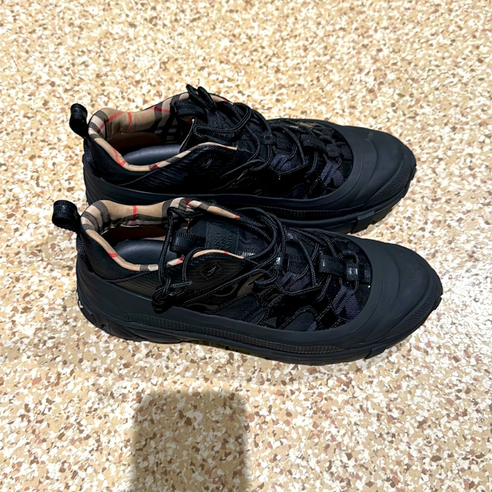 Burberry sneakers